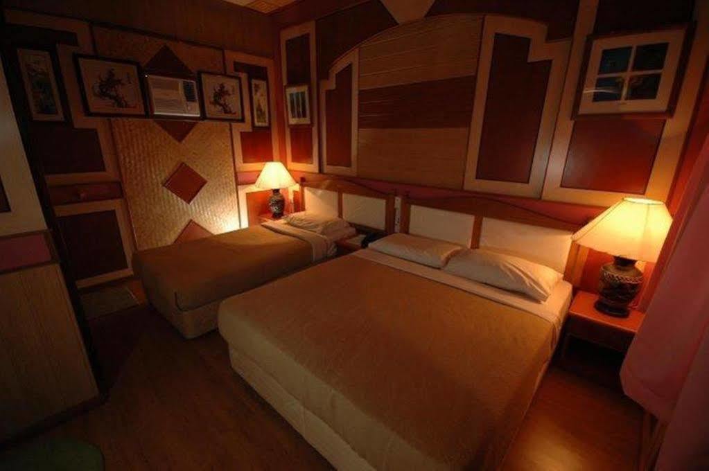 Shari La Island Resort Kampong Pasir Hantu Buitenkant foto