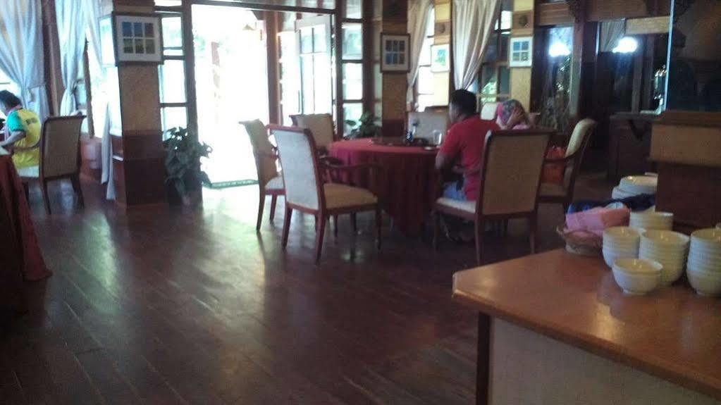 Shari La Island Resort Kampong Pasir Hantu Buitenkant foto